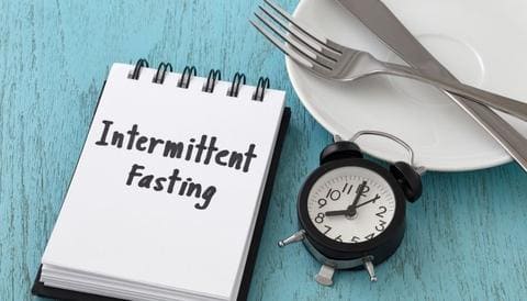 intermittent-fasting-for-beginners-by-drinkhrw